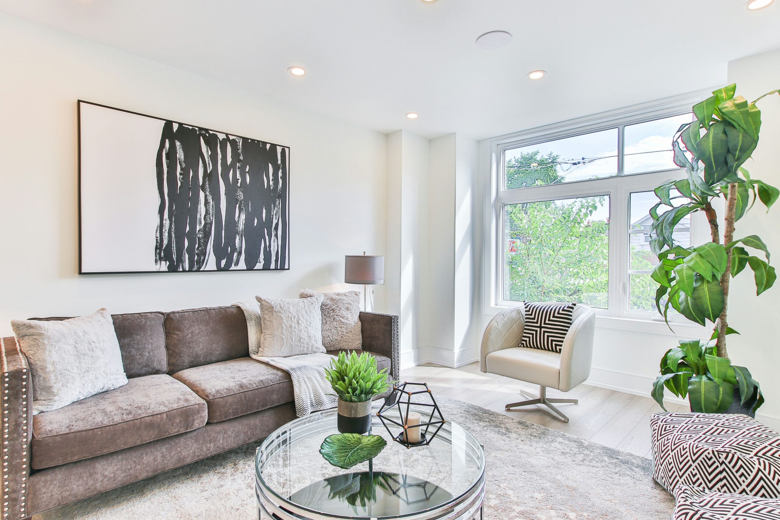 5 Tips For Choosing The Types Of Paint Inside Your Home